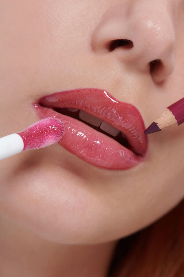 PLUMPING GLOSS WITH LIP LINER #52